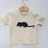 Natural white organic cotton, short-sleeved t-shirt on a hanger with a hand applique mouse on the front. The mouse is made of fine stripe grey cotton melange, with black eye, ears and tail. Designed and hand made in the Isabee London studio. Available in four sizes for babies (3 -24 months). Includes Isabee easy-wear neck with poppers. Also available for ages 2 to 5 years.